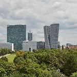 Spacious Condo In Nusle By Prague Days