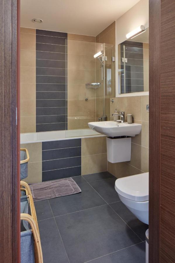 Spacious In Nusle By Days Appartamento